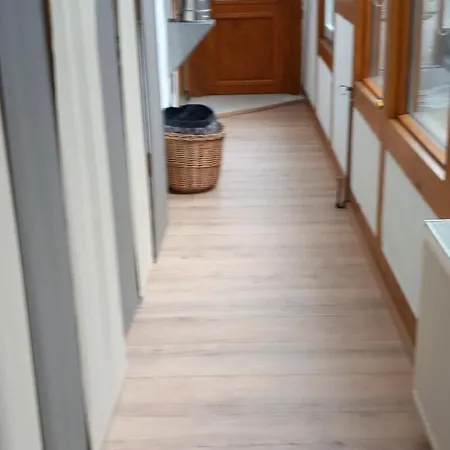 Glori 's Apartment